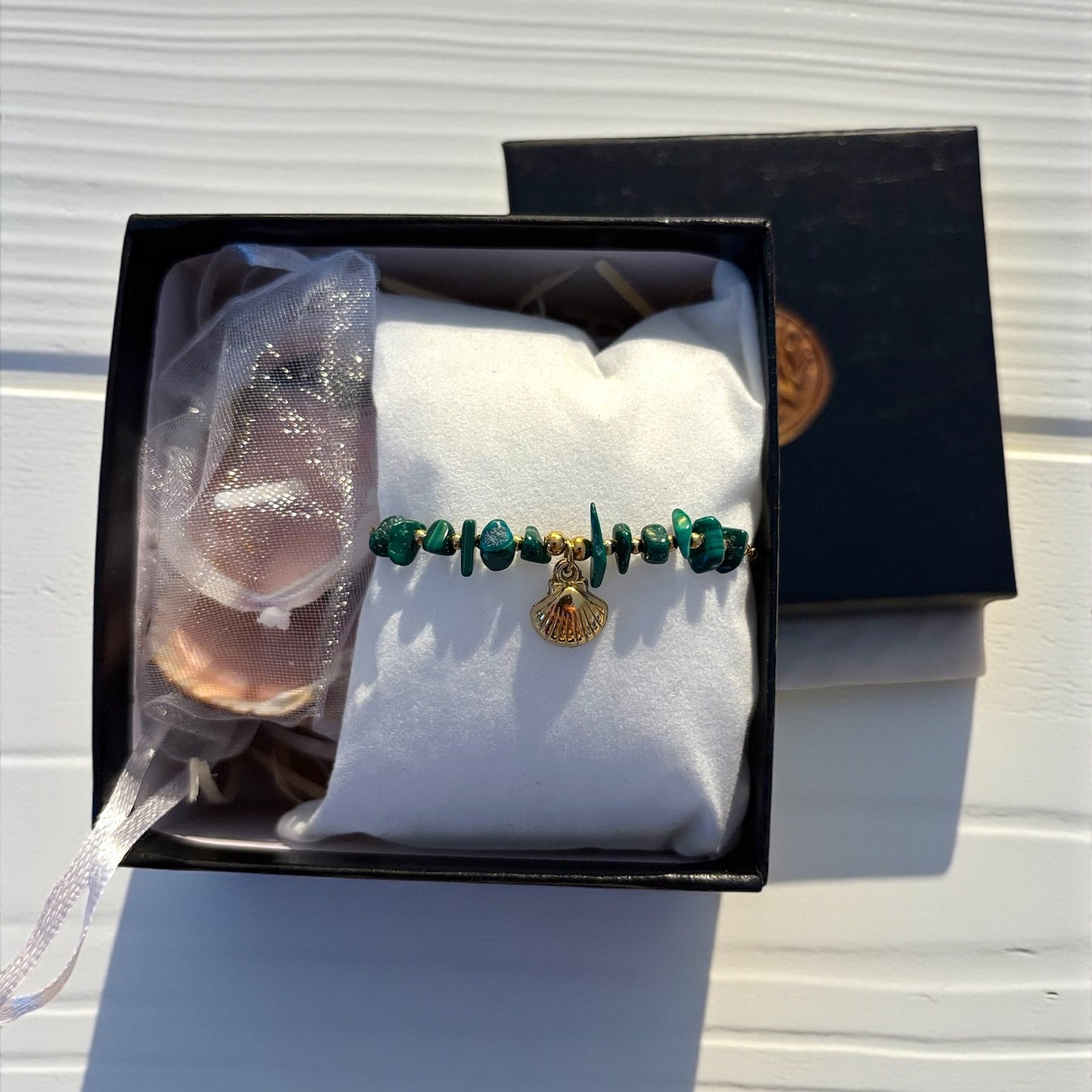 🛡️ Pulsera de Malaquita con Concha