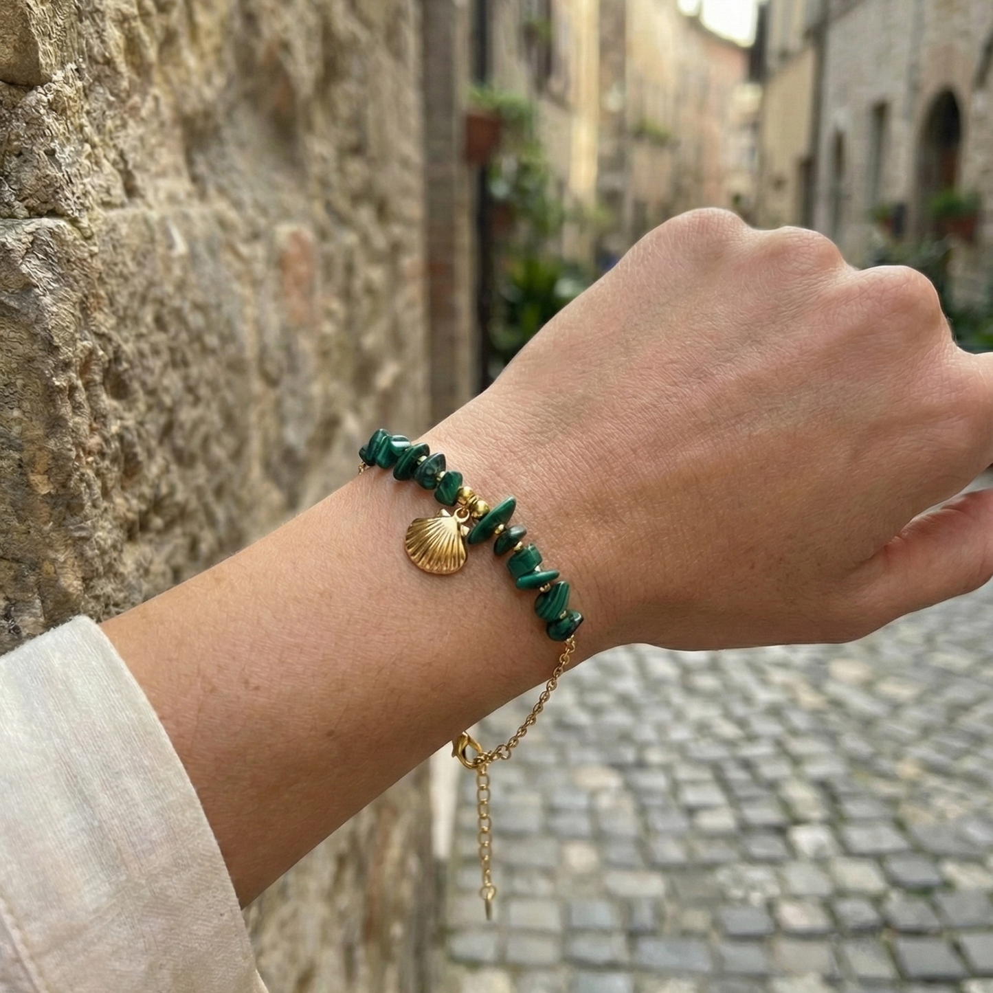 🛡️ Pulsera de Malaquita con Concha