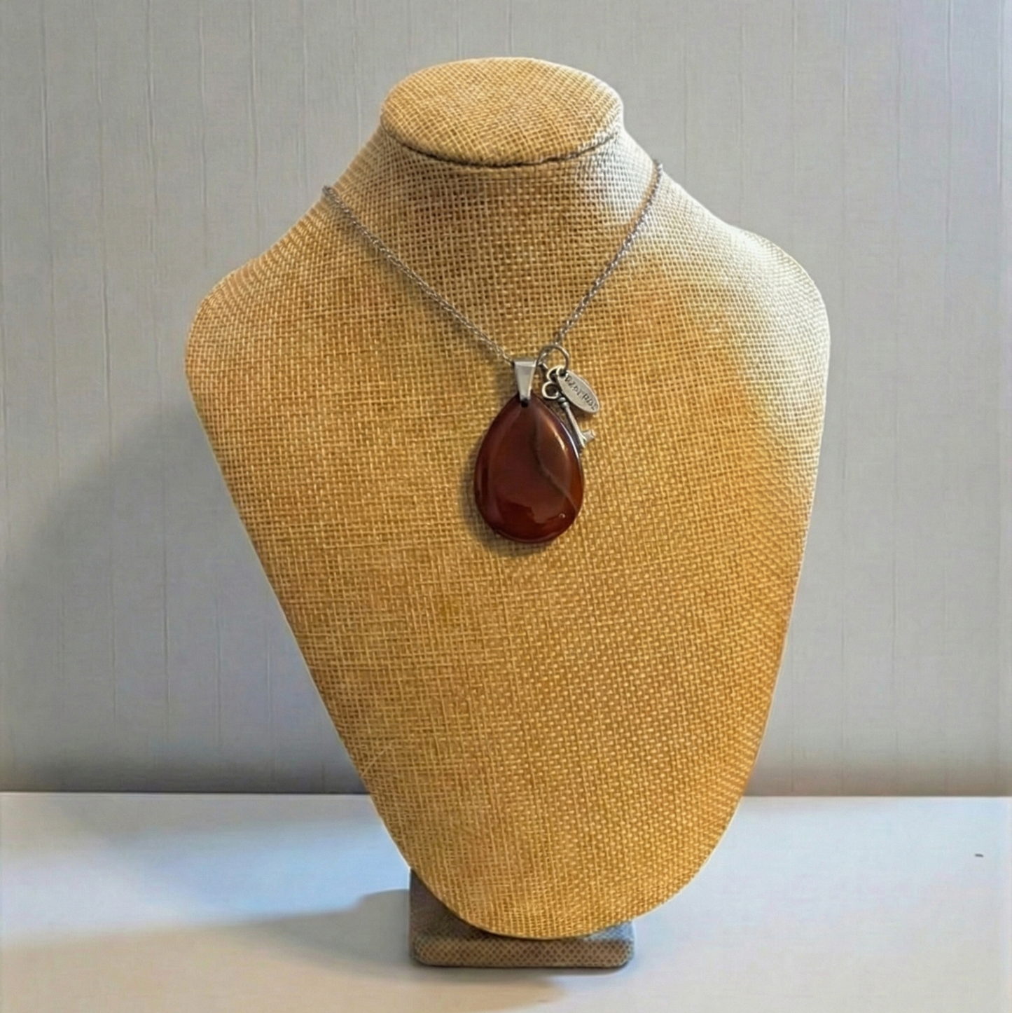 🔥 Colgante de Lágrima de Jaspe Rojo · Presencia, fuerza y enfoque