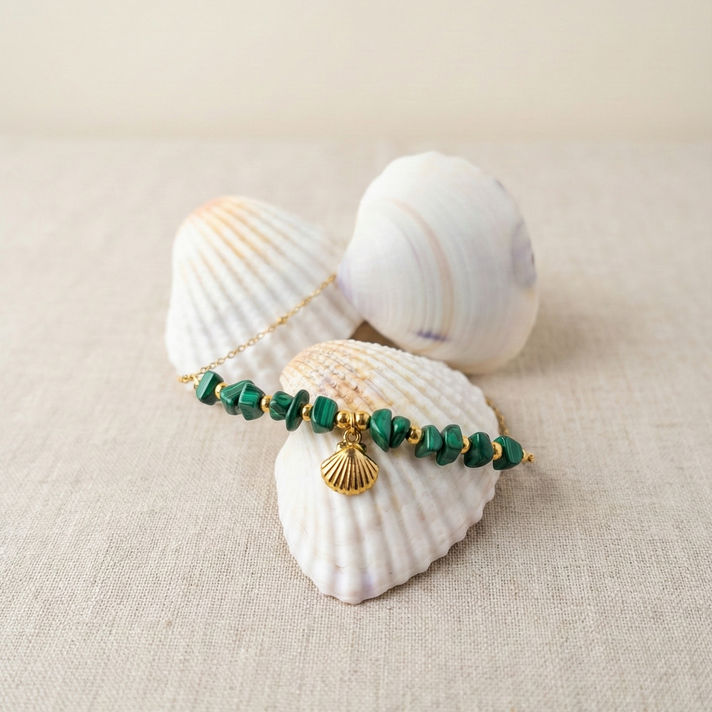 🛡️ Pulsera de Malaquita con Concha